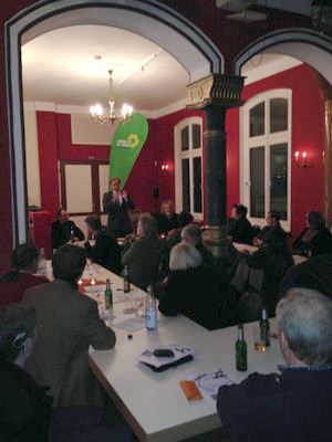 Thomas Muth begeistert die anwesenden Grünen des Landkreises Gifhorn.
